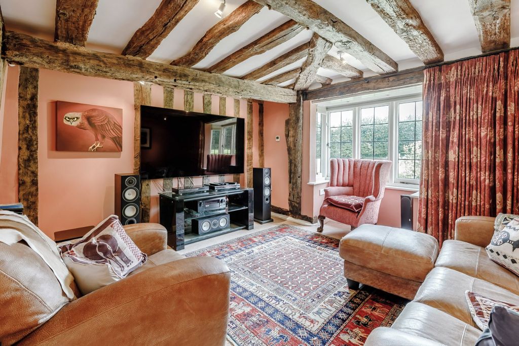 Property photo 2 of 20 Sitting Room