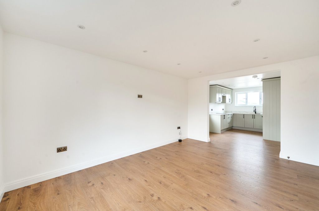 Property photo 3 of 24 1-6Aa36d981Db49-1...
