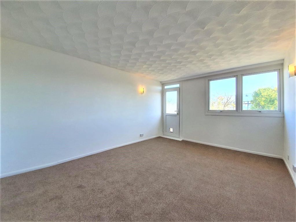 Property photo 3 of 8 Living Room