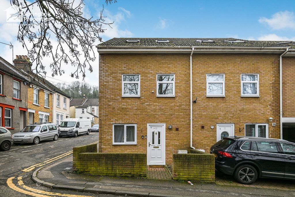 Property photo 1 of 16 Front View