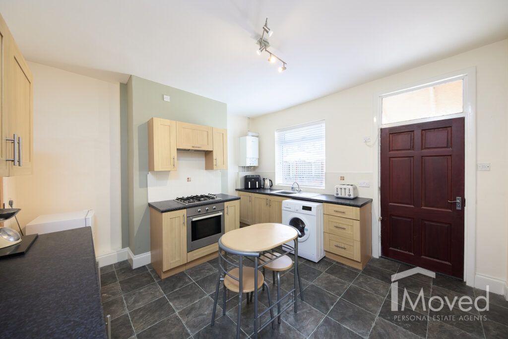 Property photo 3 of 9 Wf10 5Bg - Kitchen