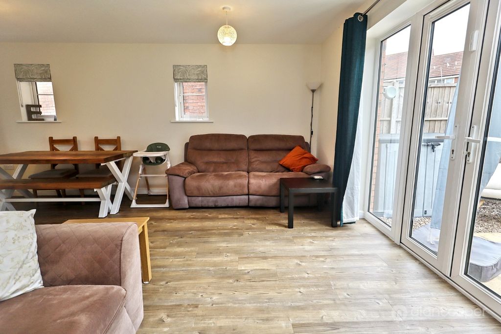 Property photo 3 of 26 4763325