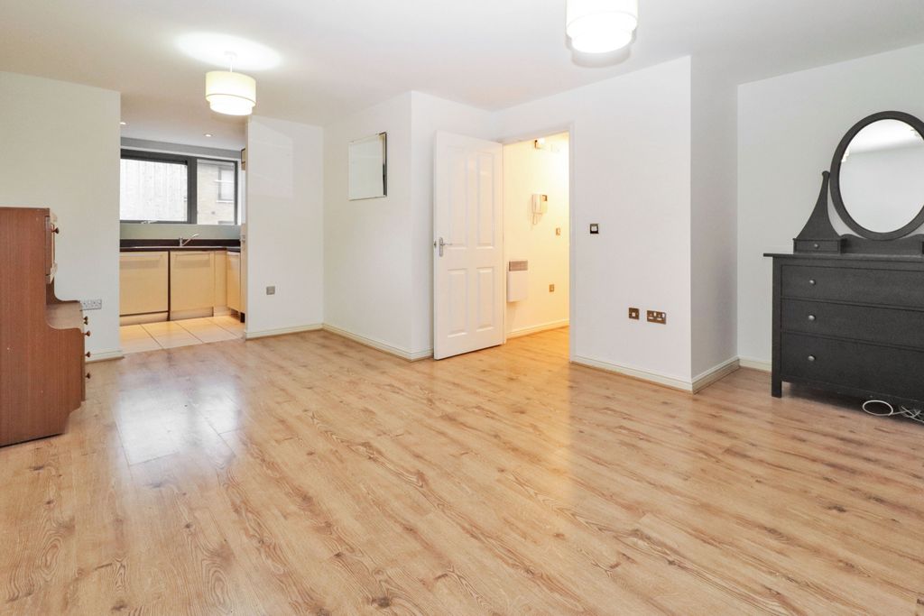 Property photo 2 of 11 Picture No. 06