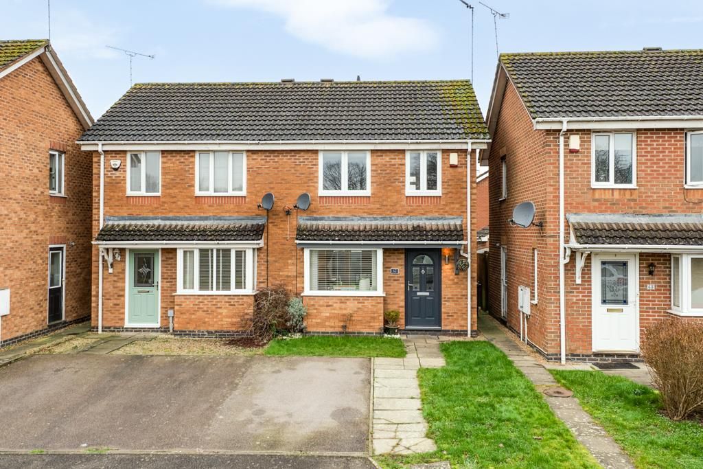 Property photo 1 of 23 62 Stratfield Way, Kettering-1.Jpg