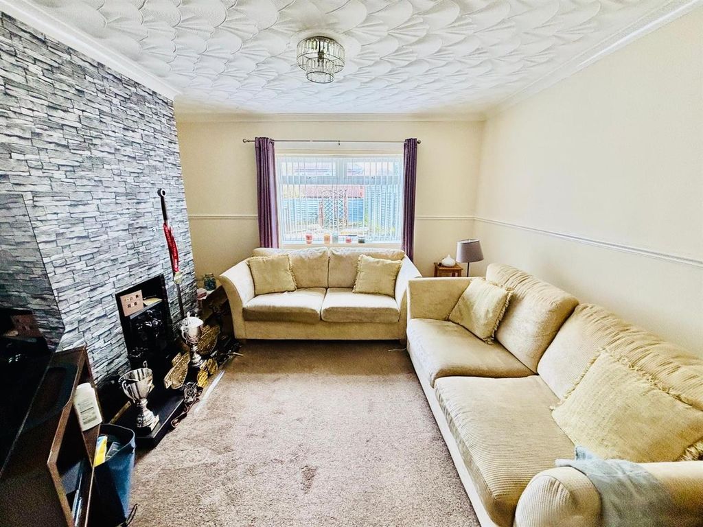 Property photo 2 of 10 Open Plan Living Room: