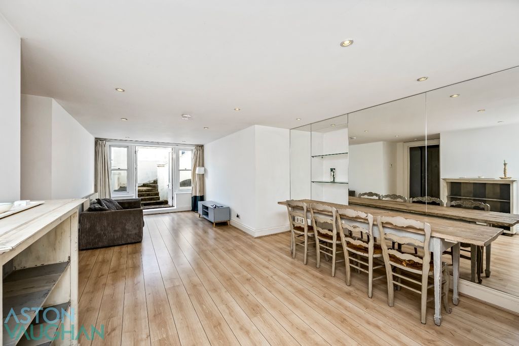 Property photo 3 of 19 5561744