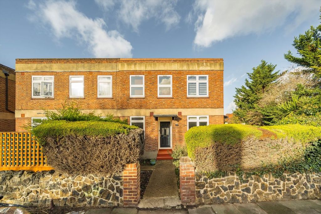 Property photo 1 of 8