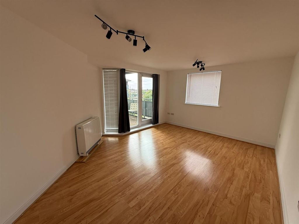 Property photo 3 of 12 8.Jpg