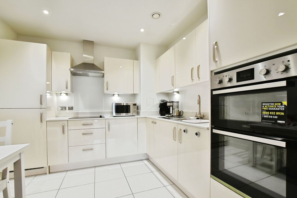 Property photo 2 of 18 Kitchen