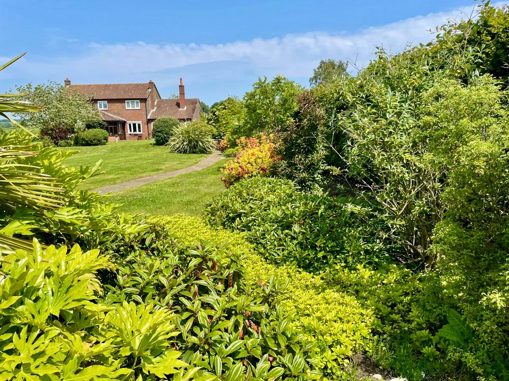 Property photo 2 of 39