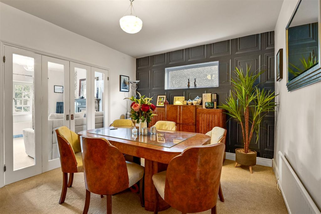 Property photo 2 of 26