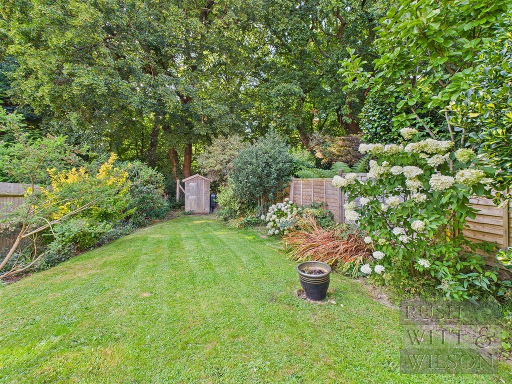 Property photo 2 of 26