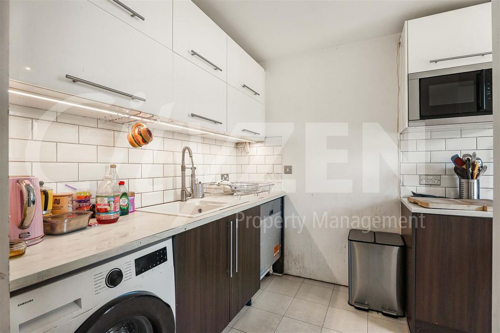 Property photo 2 of 22 Kitchen