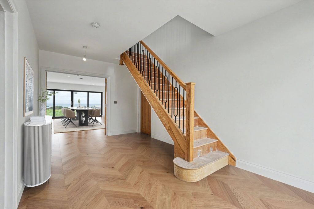 Property photo 3 of 57