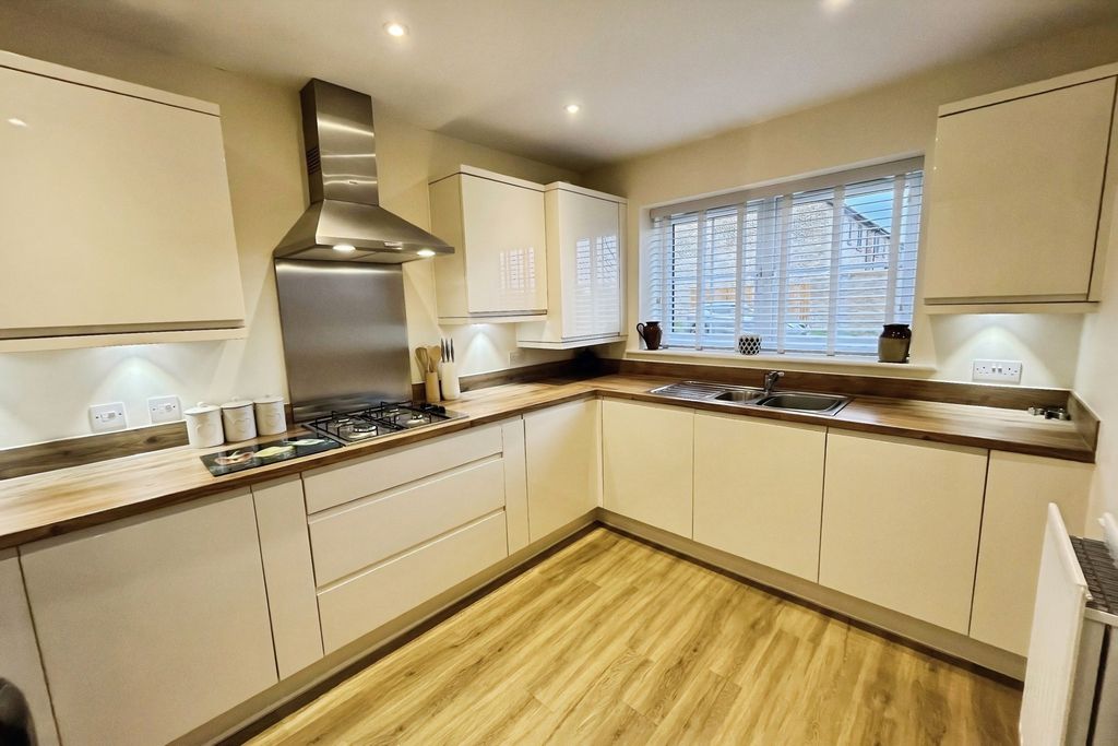 Property photo 2 of 13 Kitchen