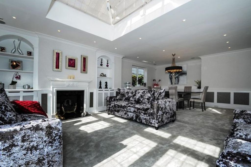 Property photo 2 of 16