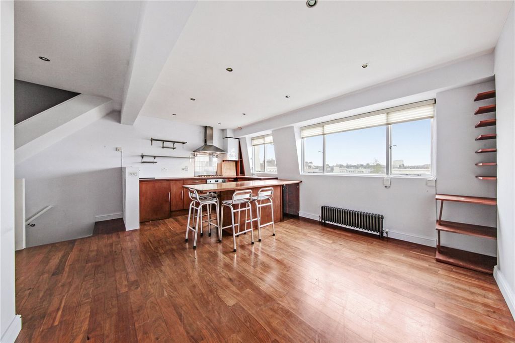 Property photo 2 of 8 Picture No. 21