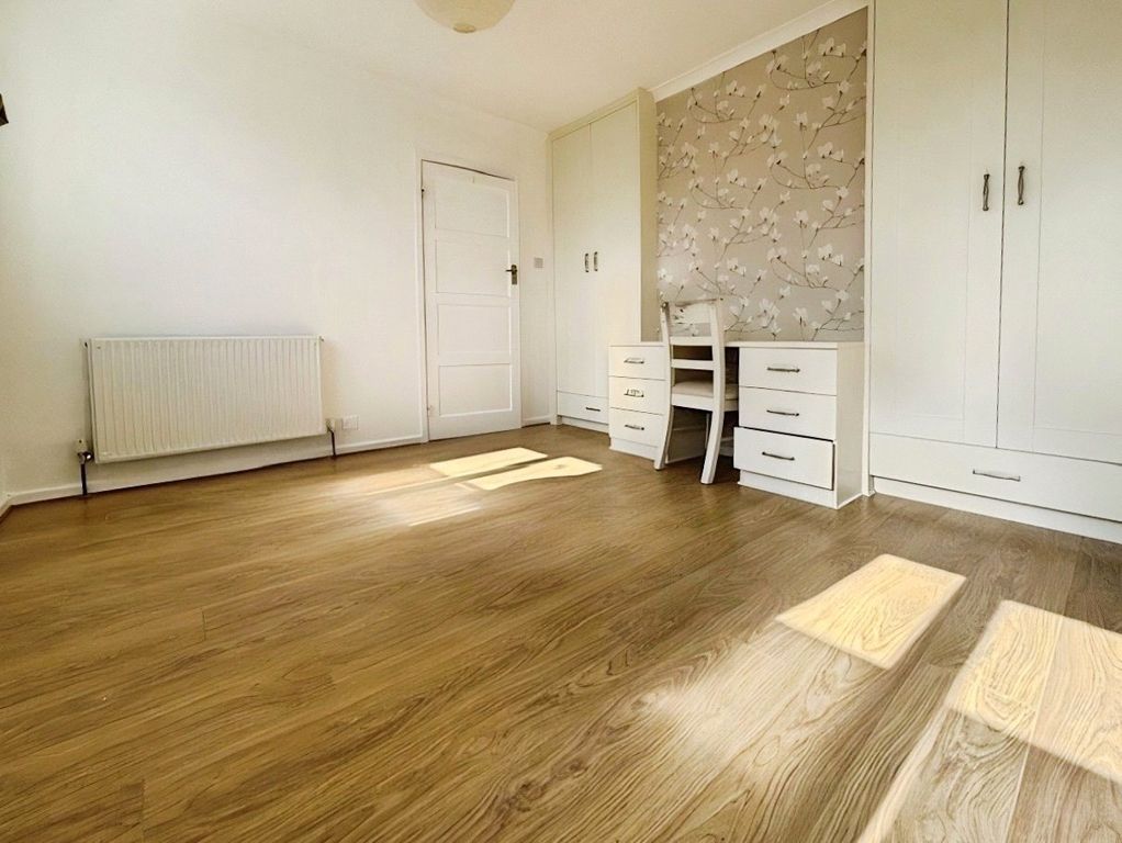 Property photo 3 of 13 Bedroom