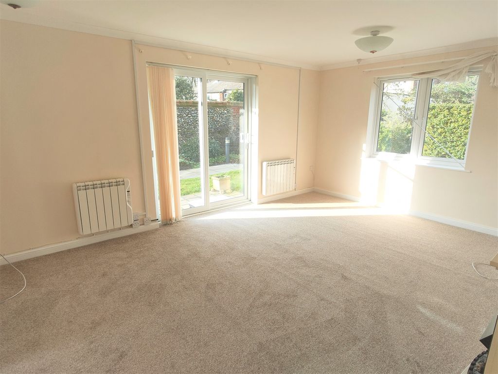 Property photo 3 of 18 Image