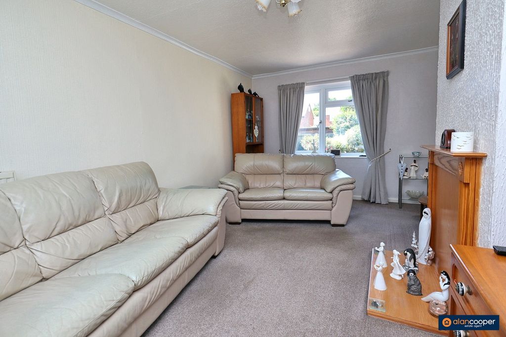 Property photo 3 of 21 4194964