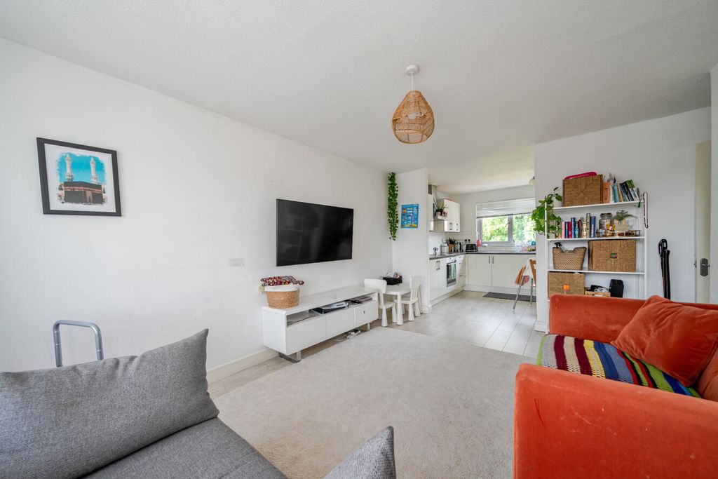 Property photo 1 of 21 1453548-18-69F9Cb...