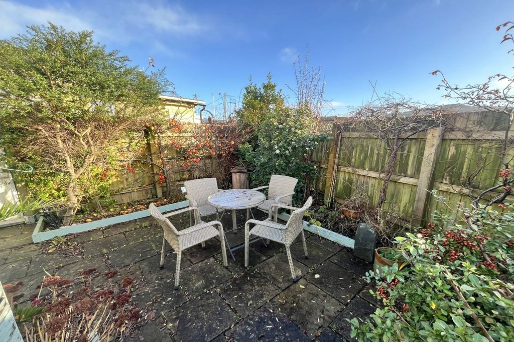 Property photo 3 of 20