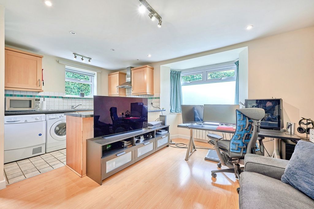 Property photo 2 of 21 Pbox-Img.Jpg