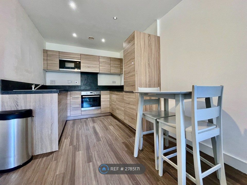 Property photo 3 of 16 Living Room - Open Plan Kitchen