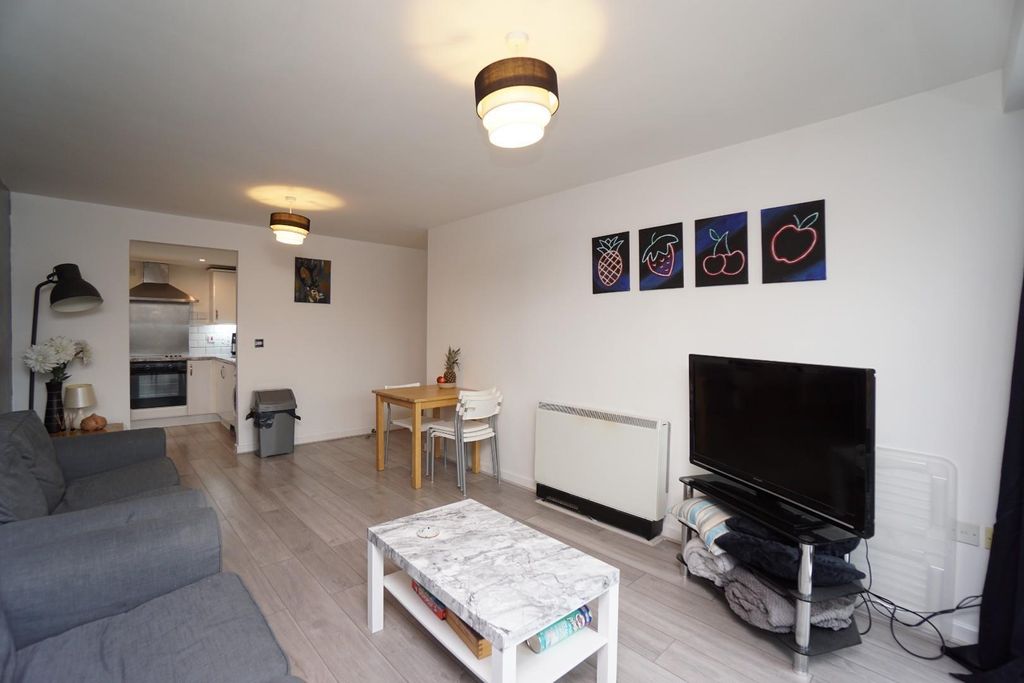 Property photo 3 of 11 Living Room