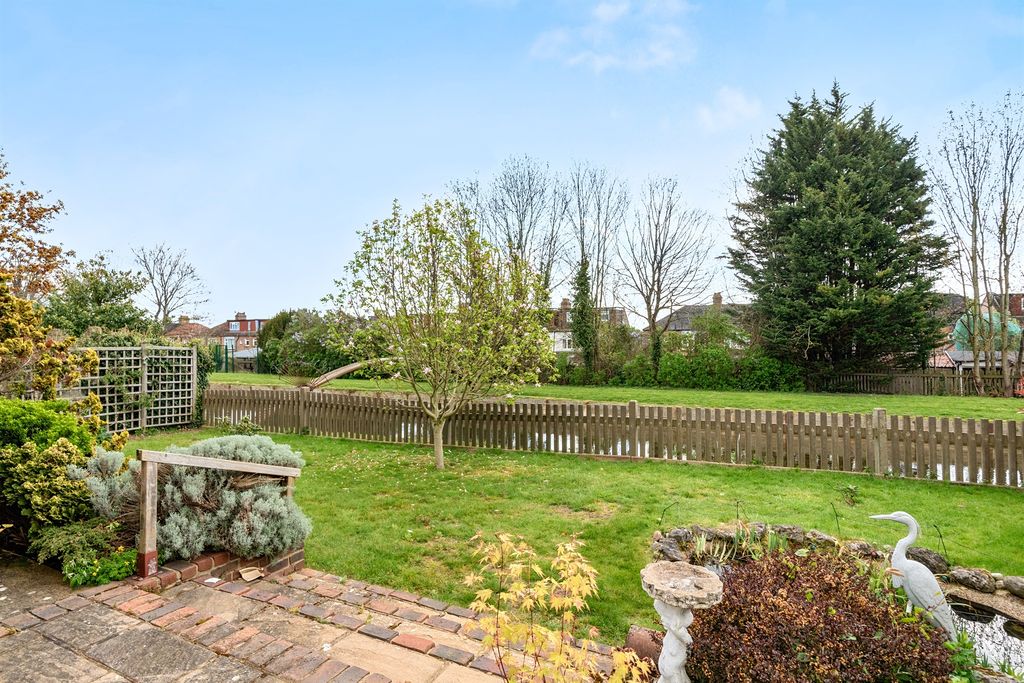 Property photo 2 of 11