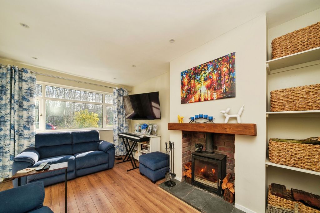 Property photo 3 of 20 Living Room