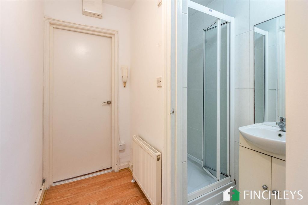 Property photo 2 of 8 Flata44-46Hendonlanelondonn31Tt-8.Jpg