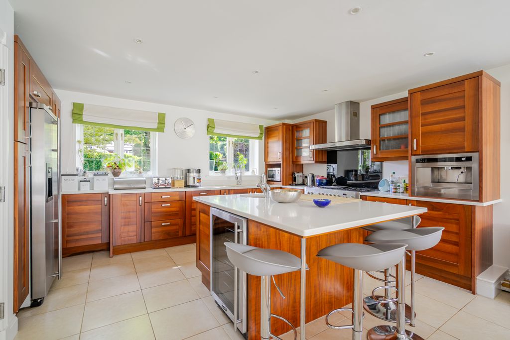 Property photo 3 of 22 Picture No. 24