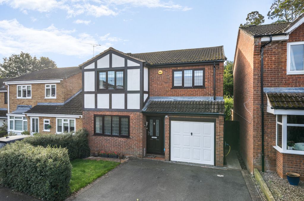 Property photo 1 of 25 -68Da579471995-l-1358967-1-68d97593d2516 (1)