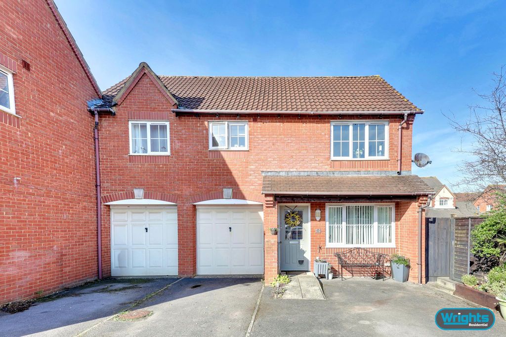 Property photo 1 of 17 Photo 18