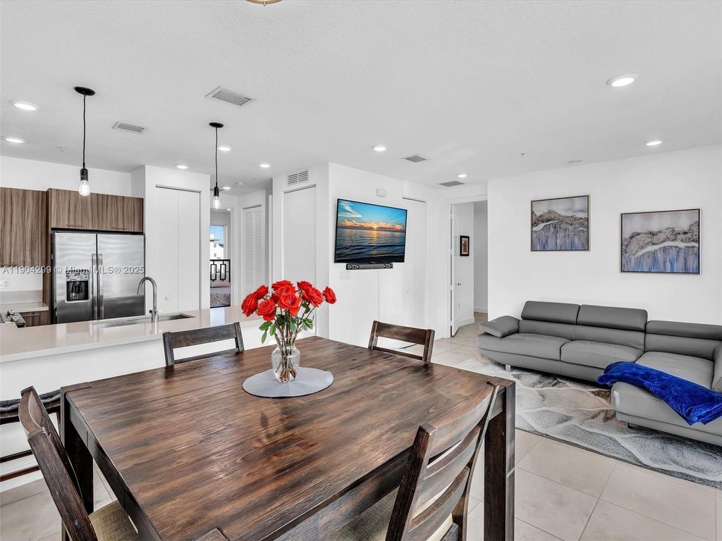 Property photo 1 of 50