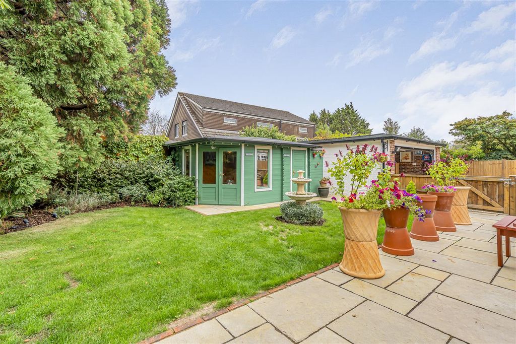 Property photo 3 of 23 Barbican, Ivydene Crescent, Chidham-Porticomarketi