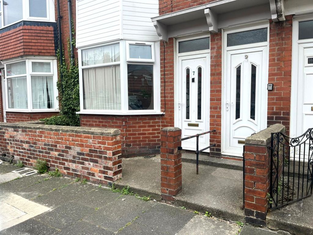 Property photo 1 of 9