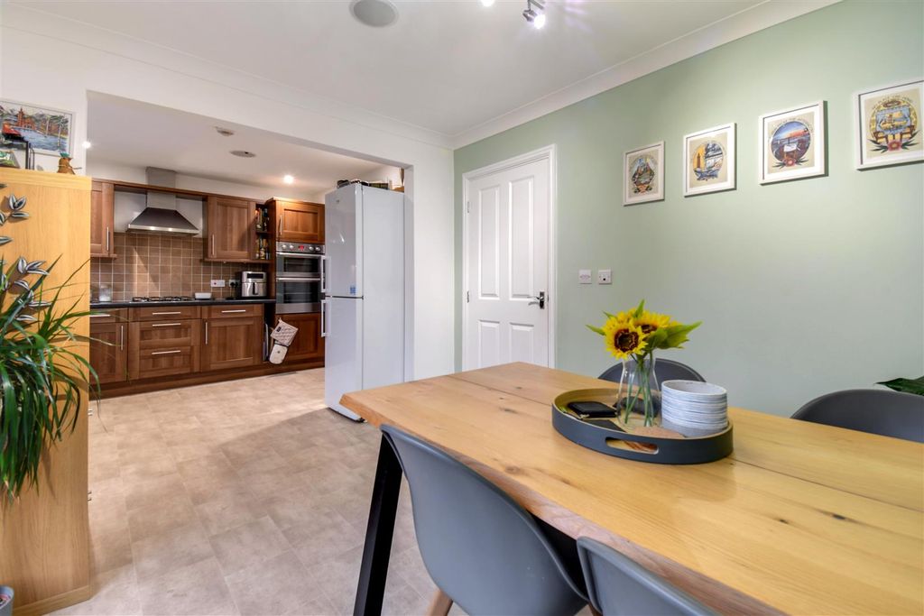 Property photo 3 of 19 Kitchen Dining