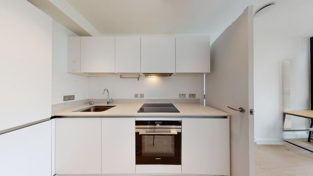 Property photo 2 of 11 Kitchen