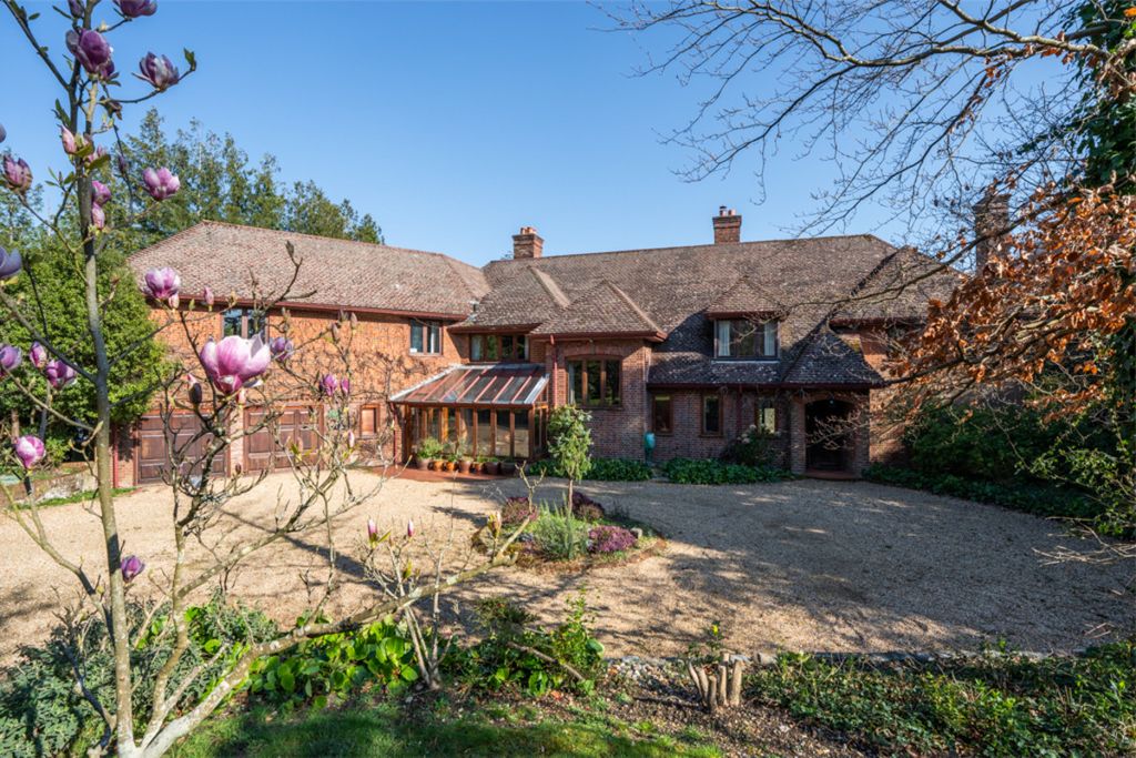 Property photo 1 of 50