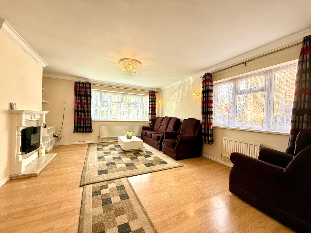 Property photo 3 of 21