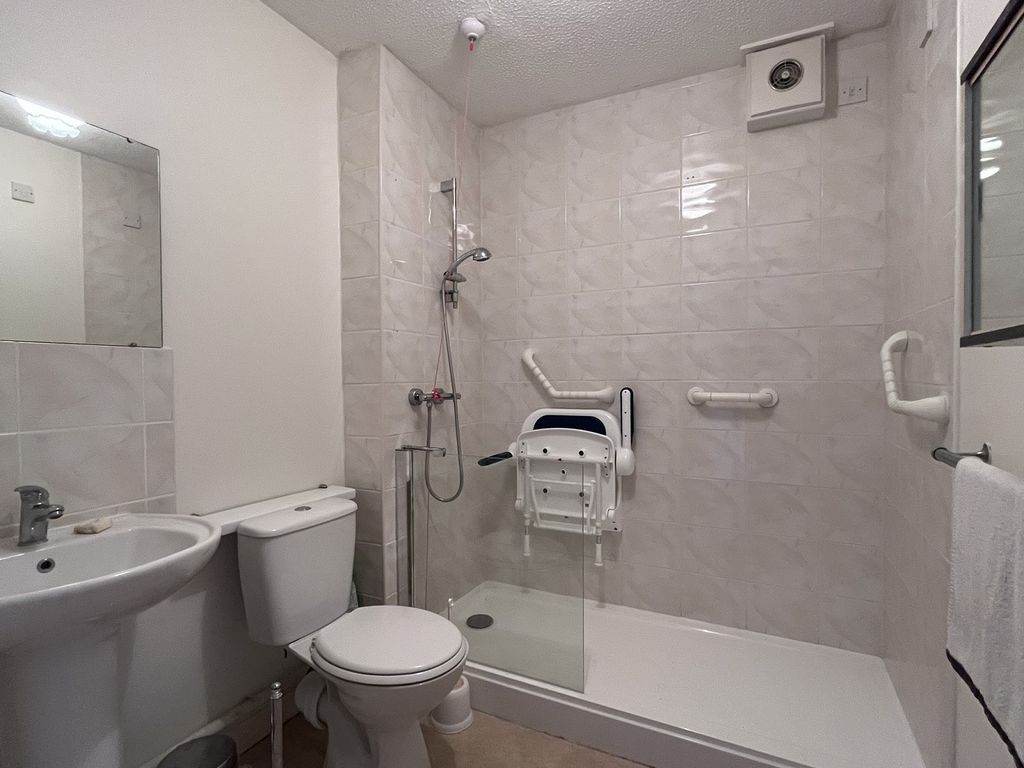 Property photo 3 of 5 Not Specified