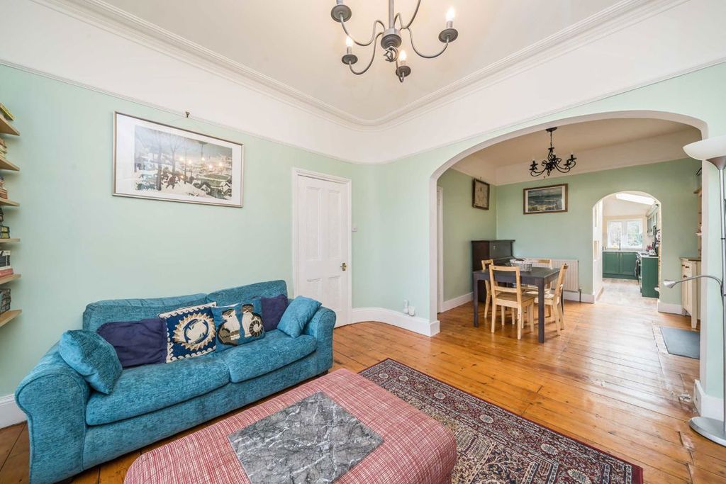 Property photo 2 of 13