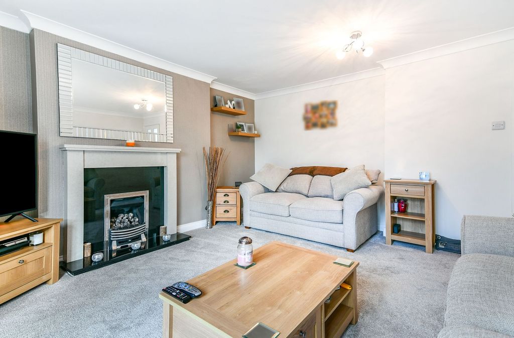 Property photo 3 of 12