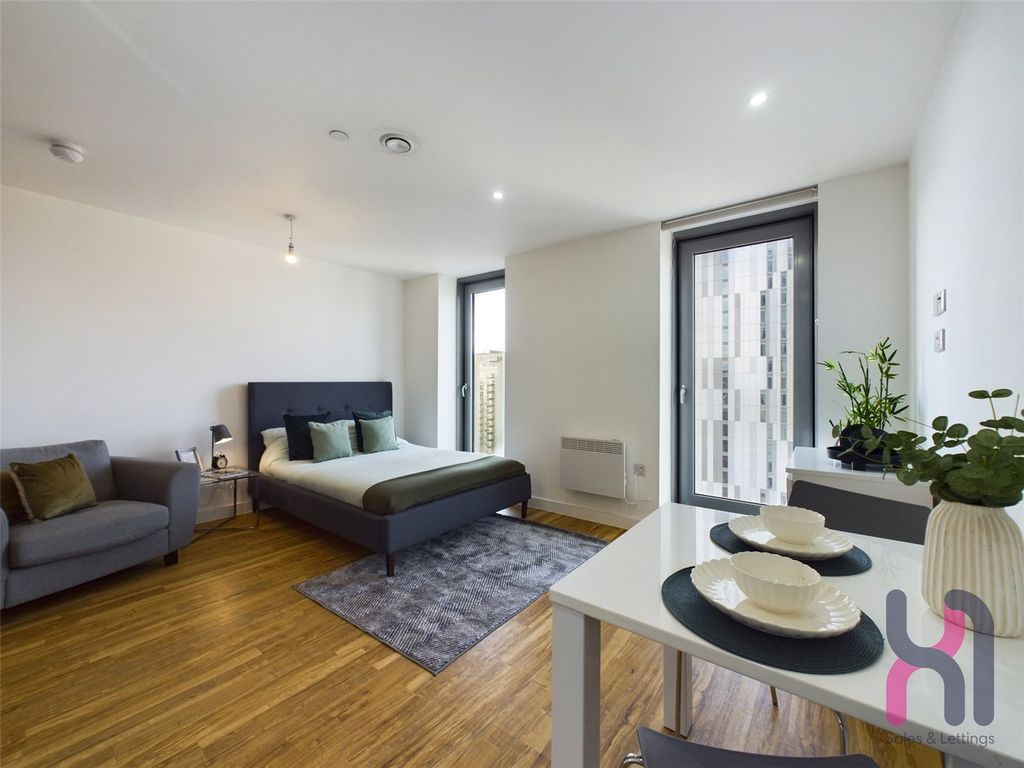 Property photo 1 of 17 Picture No. 01