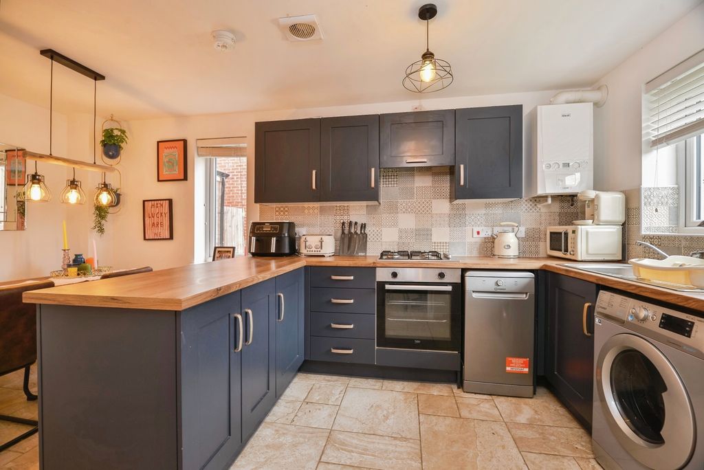 Property photo 3 of 10 Pbox-Img.Jpg