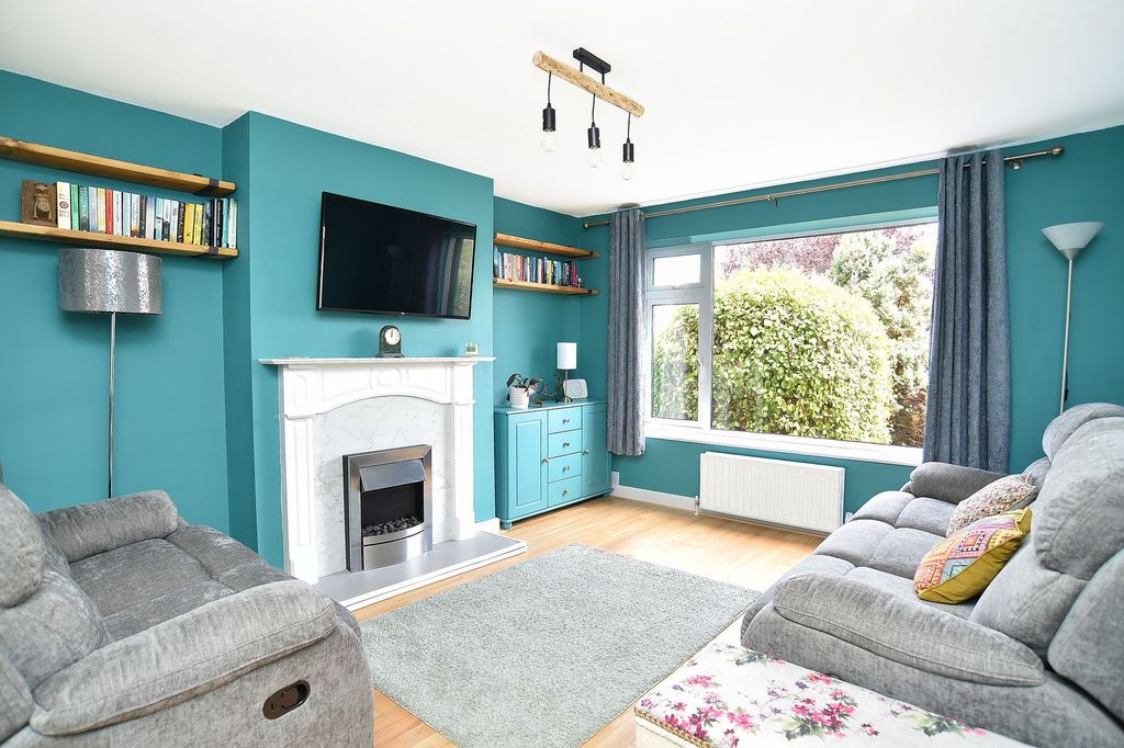 Property photo 2 of 16