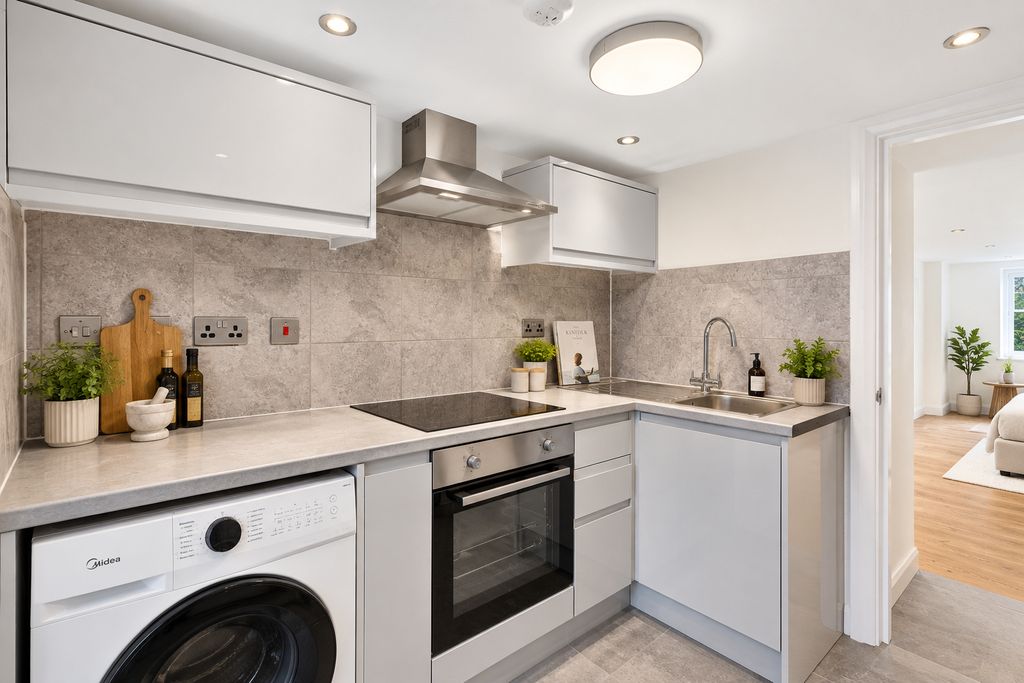 Property photo 3 of 6 Kitchen