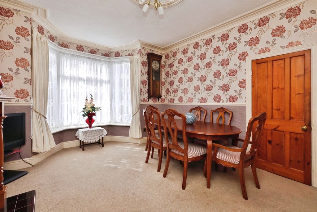 Property photo 3 of 23 Pbox-Img.Jpg